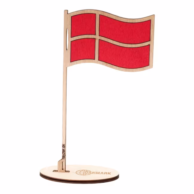 Danmarks flag lavet af træ RZ-338